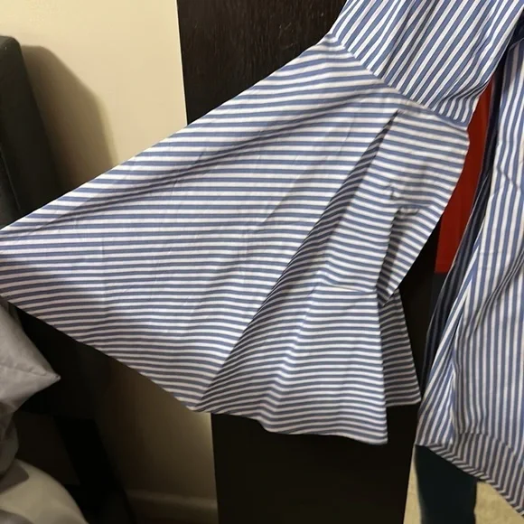 Vince Camuto button up - Picture 4 of 6